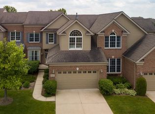 44647 Broadmoor Cir N, Northville, MI