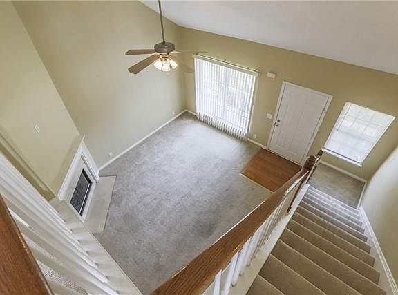 5th image of 142 Mary Joe Martin Dr