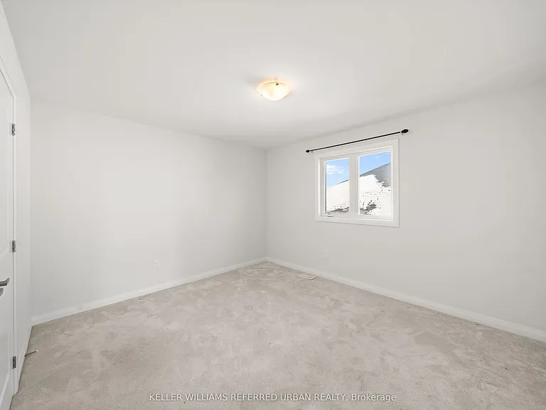 1466 Stovell Cres #MAIN UPPER — Photo 25