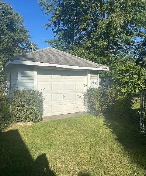 1605 Navajo St — Photo 3