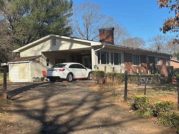 3rd image of 706 Winterfield Rd