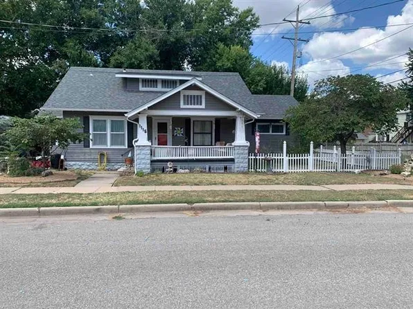 1115 Courier St, Winfield, KS 67156