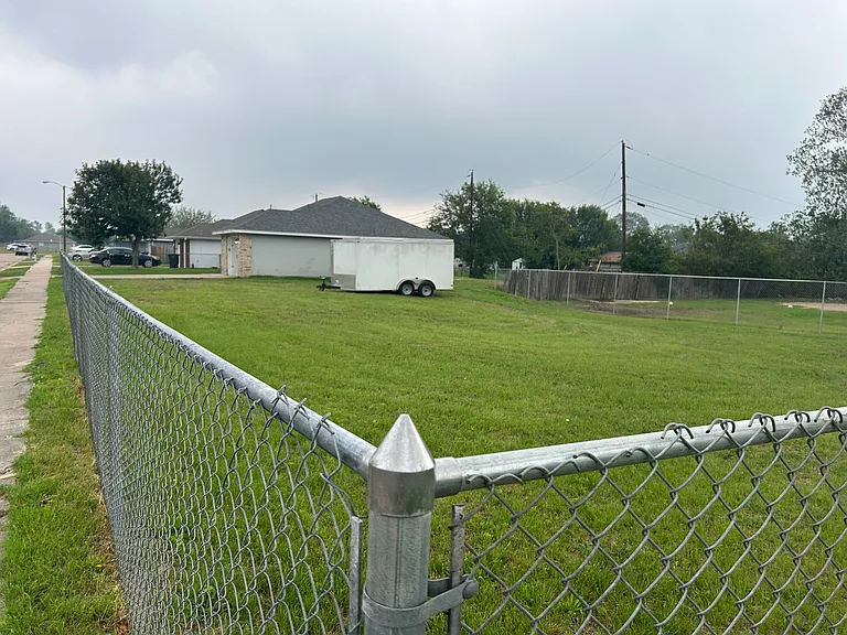 2110 Jerome Dr — Photo 36