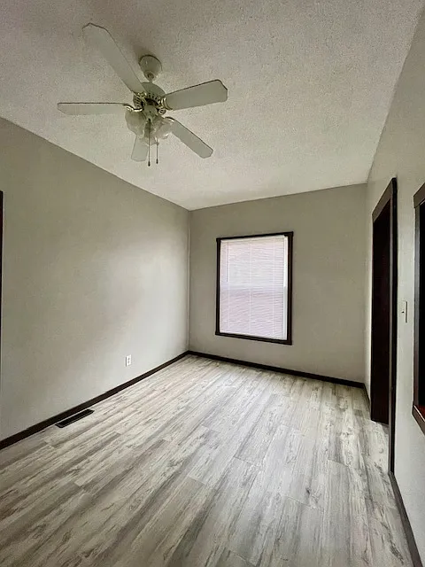 2 bed, 900 sqft, $775 — Photo 3
