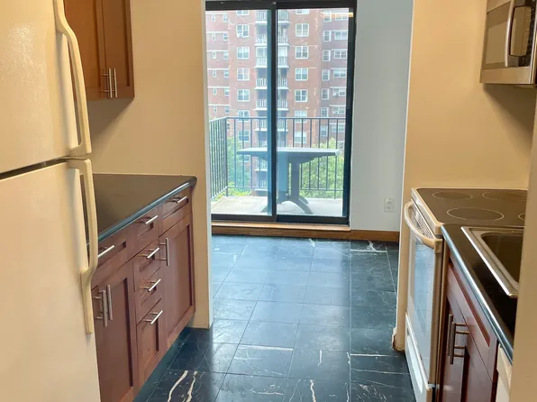 370 West 30th Street image 1 of 17