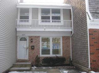 2075 Danbury Pl, Hoffman Estates, IL 60169