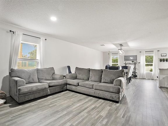 3rd image of 301 Salmon Way