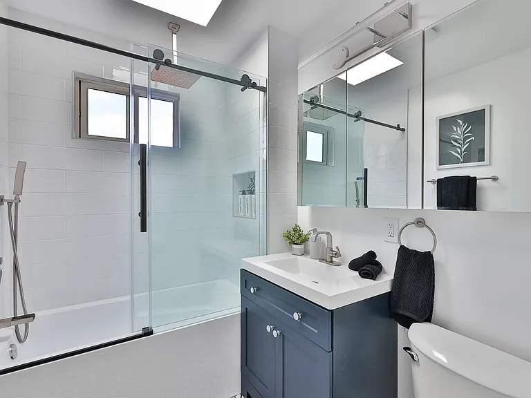 3407 N Mountain View Dr #1 — Photo 23