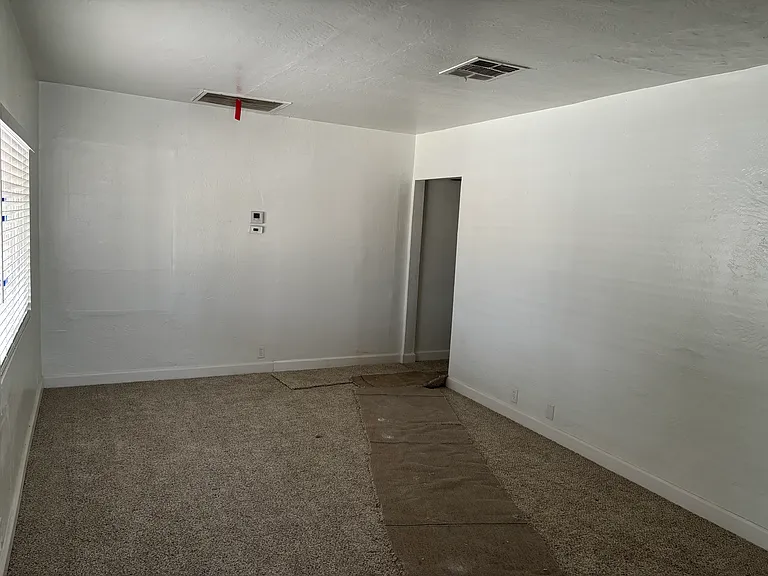 334 N Wilson St — Photo 9