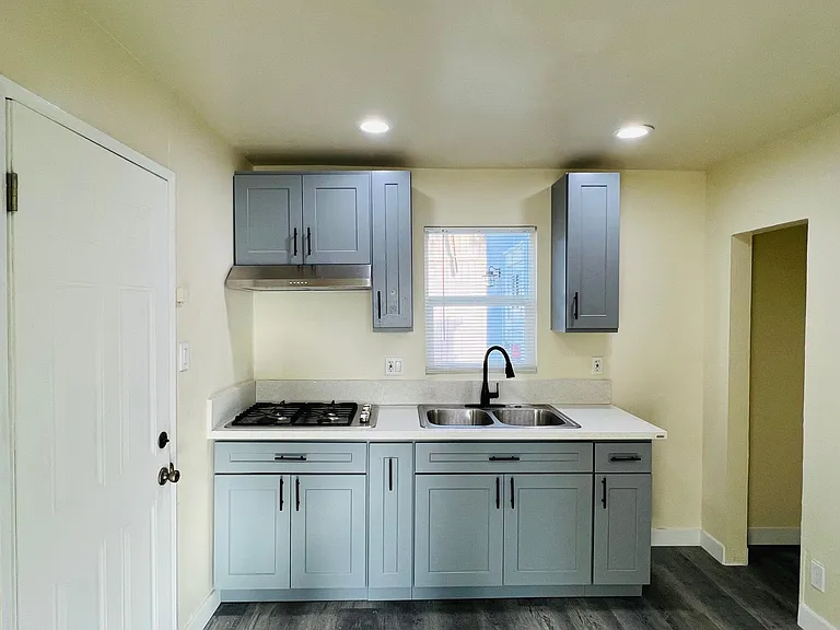 176 S 3rd Ave #A — Photo 21