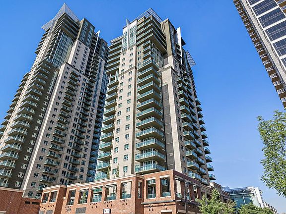 3rd image of 2304 1st St SE Unit 2304
