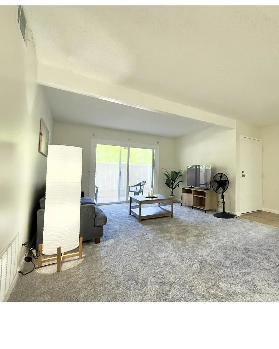 2 bed, 2.0 bath, 963 sqft, $3,100 — Photo 1