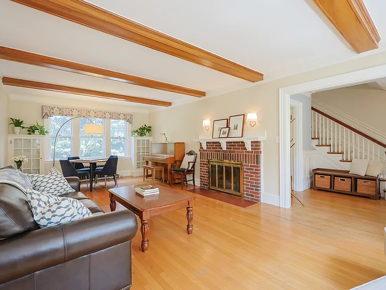 27 Chesterfield Rd — Photo 6