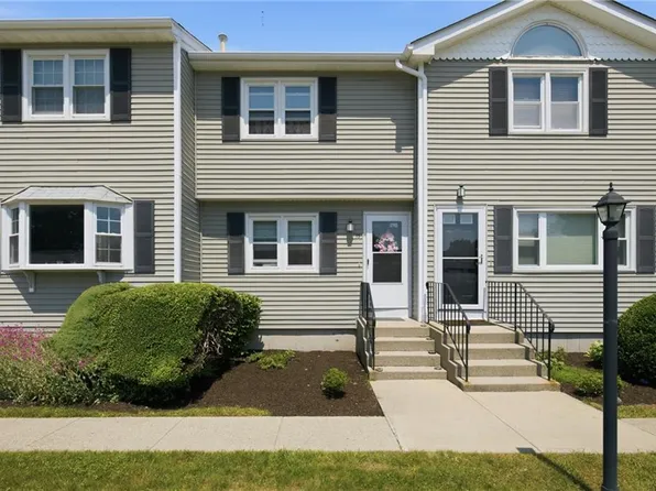 47 Morgan Ave APT 13, Johnston, RI 02919