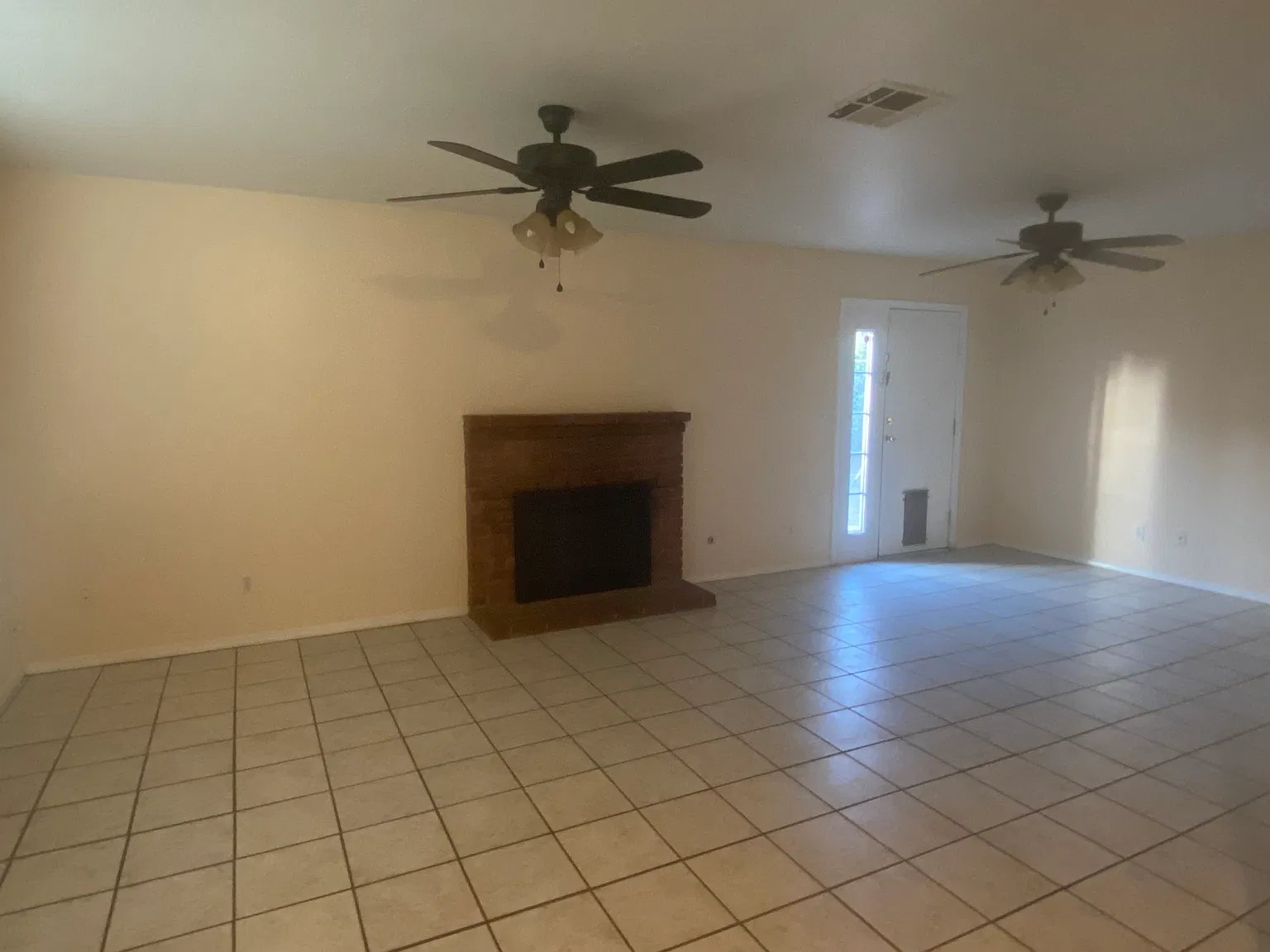 4 bed, 1543 sqft, $2,400 — Photo 2