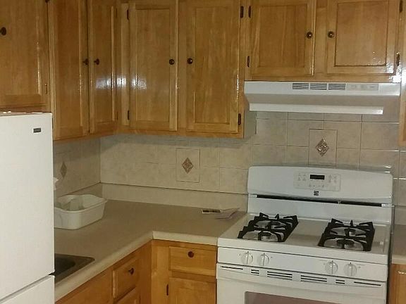 kitchen, new appliances, ceiling fan, stove vent