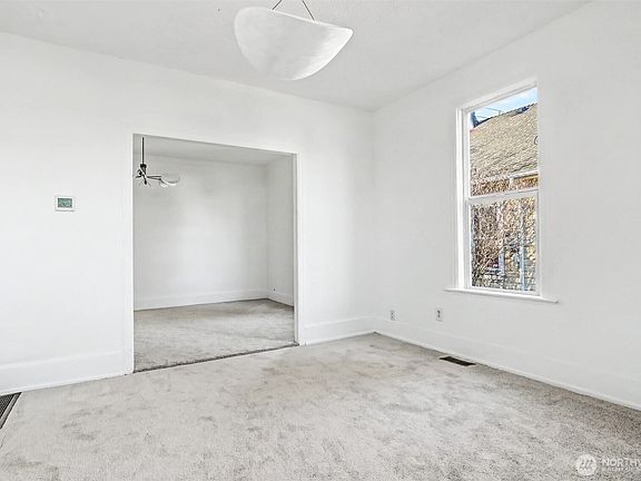 5th image of 1328 Chestnut Street