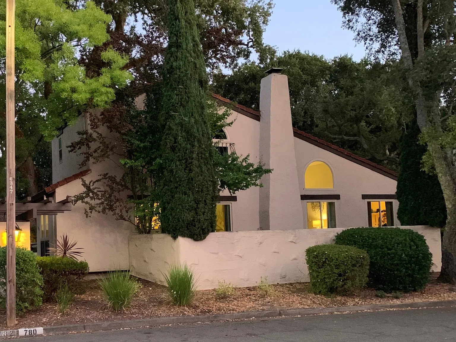 3 bed, 1301 sqft, $3,775 — Photo 1
