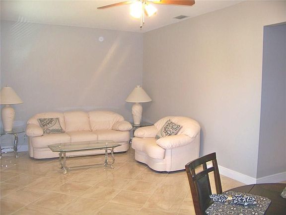 4th image of 764 Altura St