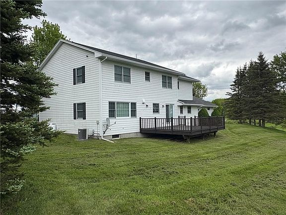 2nd image of 123 Sunset Ridge Rd