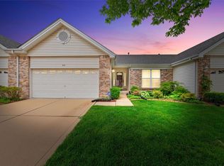 64 Sterling Pointe Dr #18B, Saint Charles, MO 63301