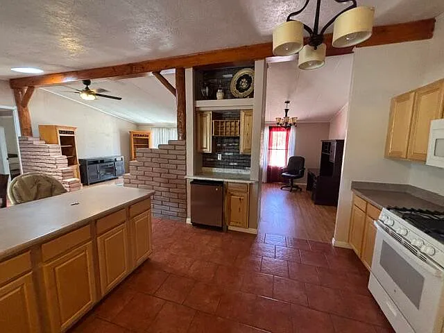 58 Valencia Rd — Photo 17