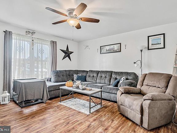 4th image of 3111 Galaxy Rd