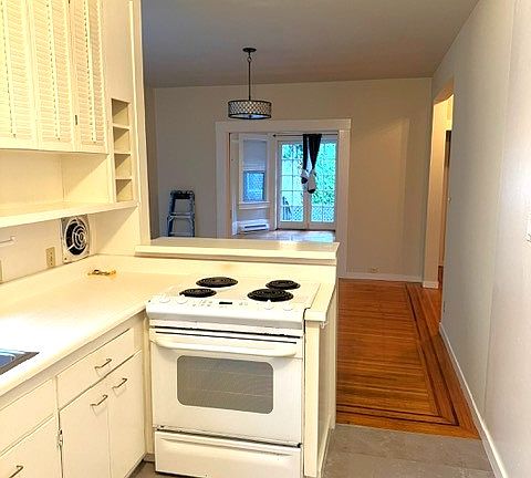 4th image of 1360 Green St APT 1