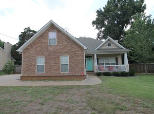 1322 California Dr, Murfreesboro, TN 37129