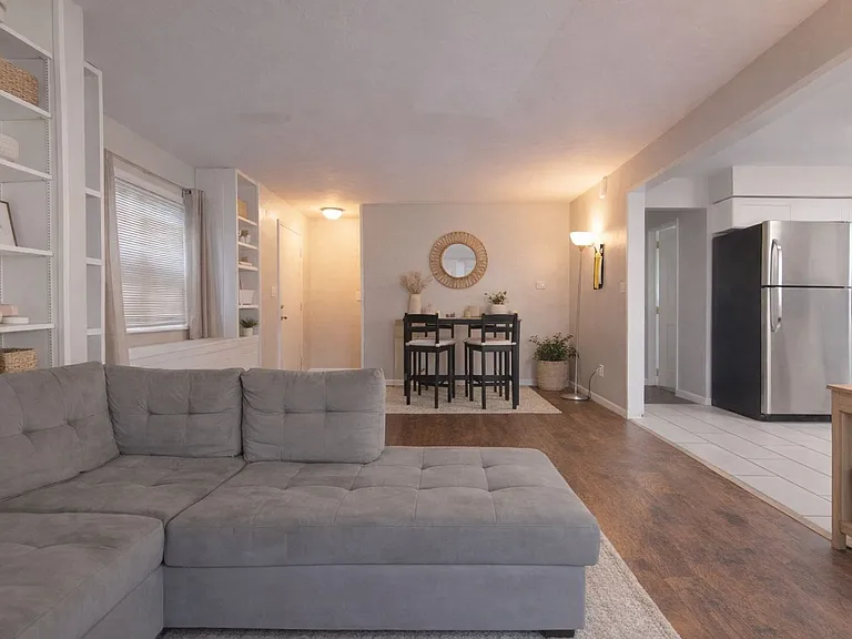 605 S Aurora St — Photo 1