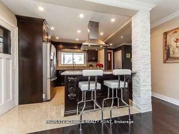 2nd image of 29 Thornbeck Dr