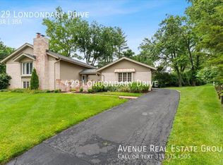 429 Londondary Dr, Ballwin, MO 63011