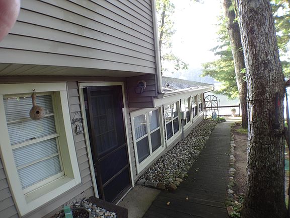 3rd image of 5701 Head Lake Rd