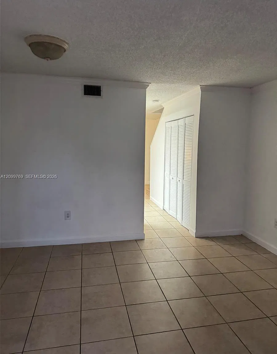 Second West Lake Condo — Photo 4