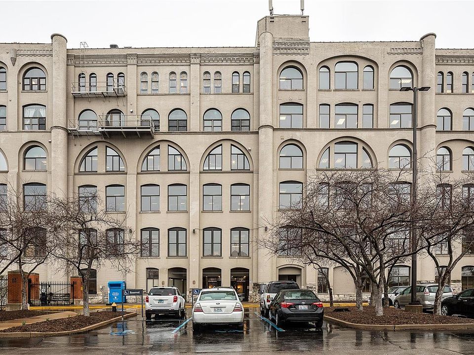 1st image of 1300-1306 Papin St #400