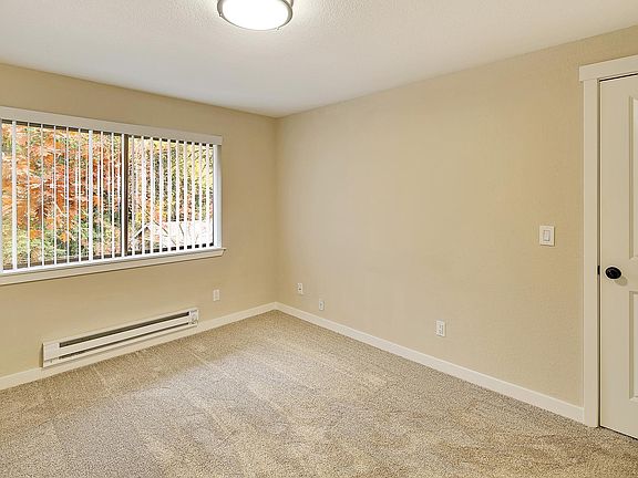 2nd image of 14933 NE 1st Pl APT D