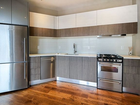 3rd image of 865 Willoughby Ave #20E