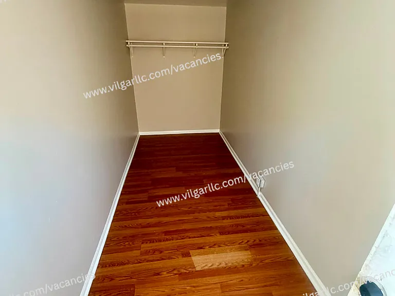 5025 Tod Ave — Photo 8