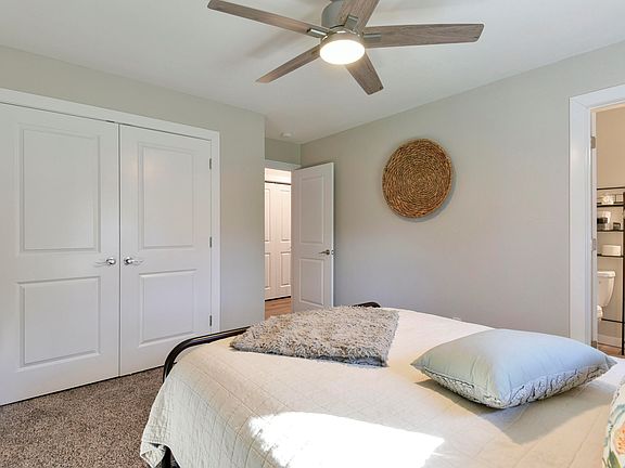 5th image of 901 N Haworth Ct