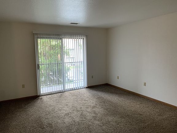 2nd image of 4615 Park Ln