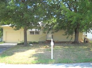 1210 Sophia St, Carthage, MO 64836