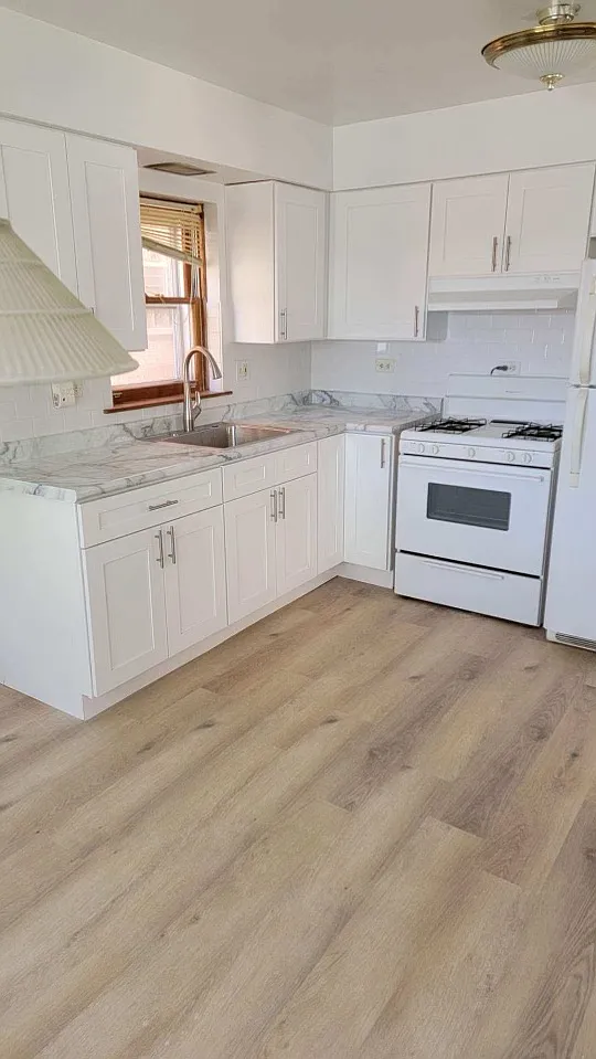 1 bed, 900 sqft, $1,400 — Photo 2