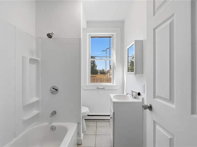 5 Peter St #1 — Photo 10