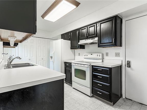 3rd image of 937 Tollis Pkwy #17