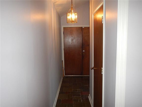 3rd image of 6464 Scenic Ct