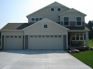9776 Sunset Ridge Dr NE, Rockford, MI