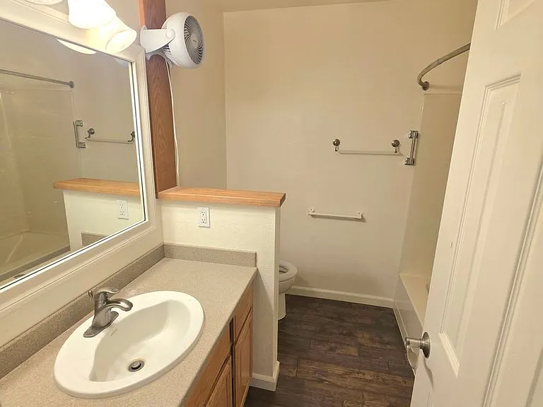 1424 Calexico Dr — Photo 9