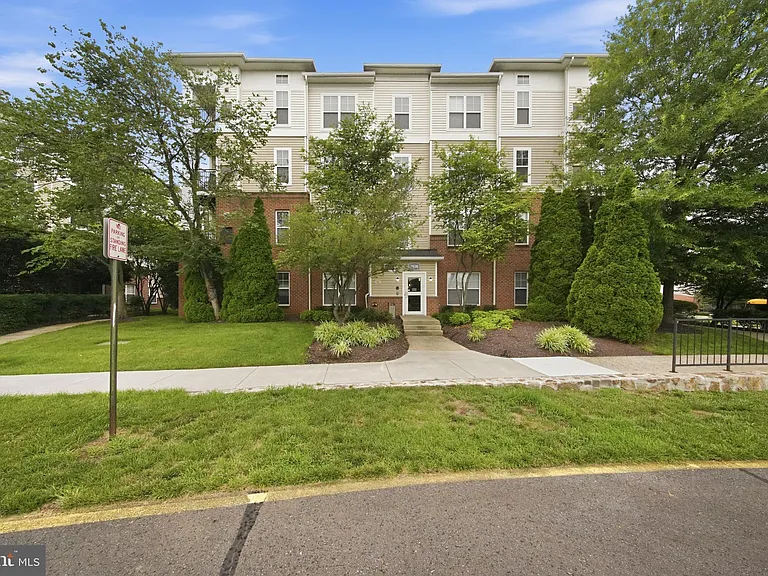 3850 Lightfoot St #155 — Photo 18