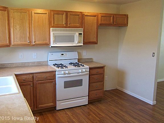 4th image of 1310 Desmont Dr