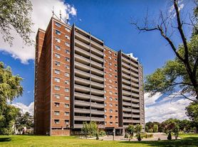 50 Driftwood Ave